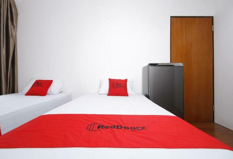 Номер Стандарт, Reddoorz Plus Near Plaza Indonesia