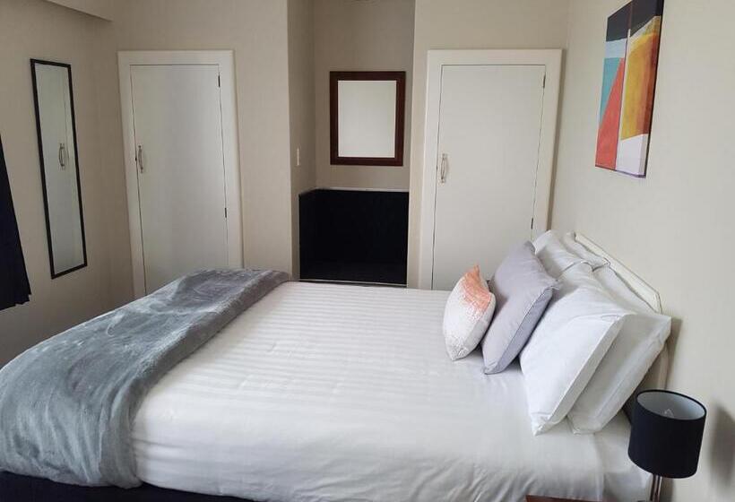 침실 3개 아파트, 554 Moana Court Motel