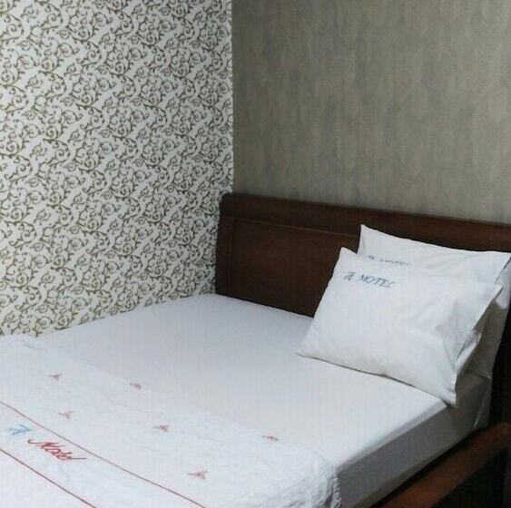 Номер Стандарт, Gumi A Motel