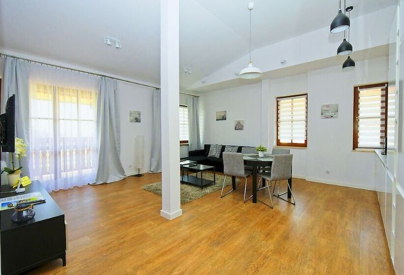 带1个卧室的带阳台的公寓, Poduszka Apartamenty Zdrojowe