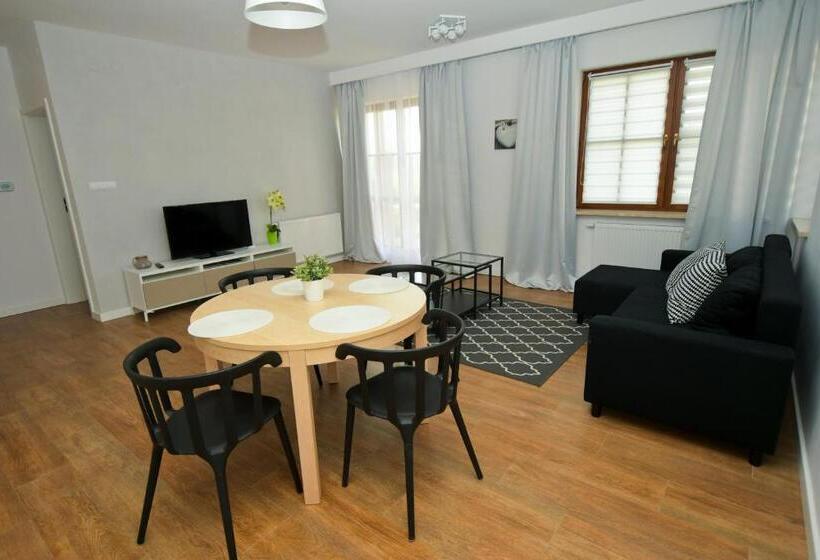 带1个卧室的带阳台的公寓, Poduszka Apartamenty Zdrojowe