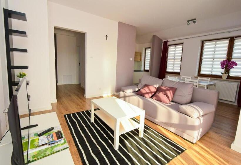 带1个卧室的带阳台的公寓, Poduszka Apartamenty Zdrojowe