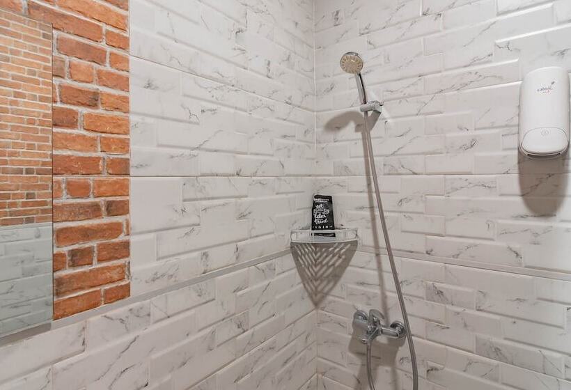 Номер Deluxe, Reddoorz Plus @ Doorman Guest House