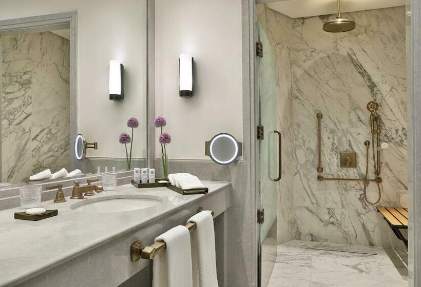 غرفة ديلوكس سرير كينج, The St. Regis Amman