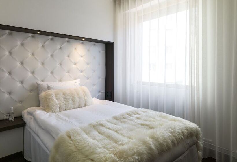 اتاق پریمیوم یک تخته, Riverton