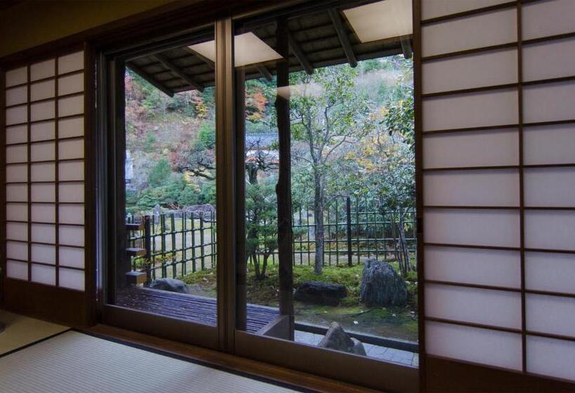 Номер Стандарт Вид на Сад, Koyasan Sainan In