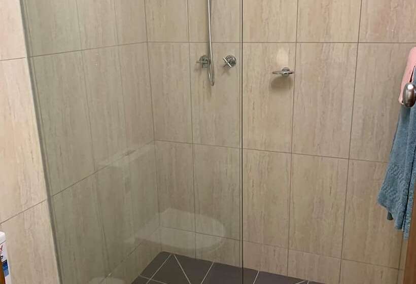 Номер Стандарт, Finley Motel