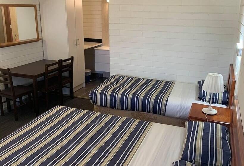 Номер Стандарт, Finley Motel