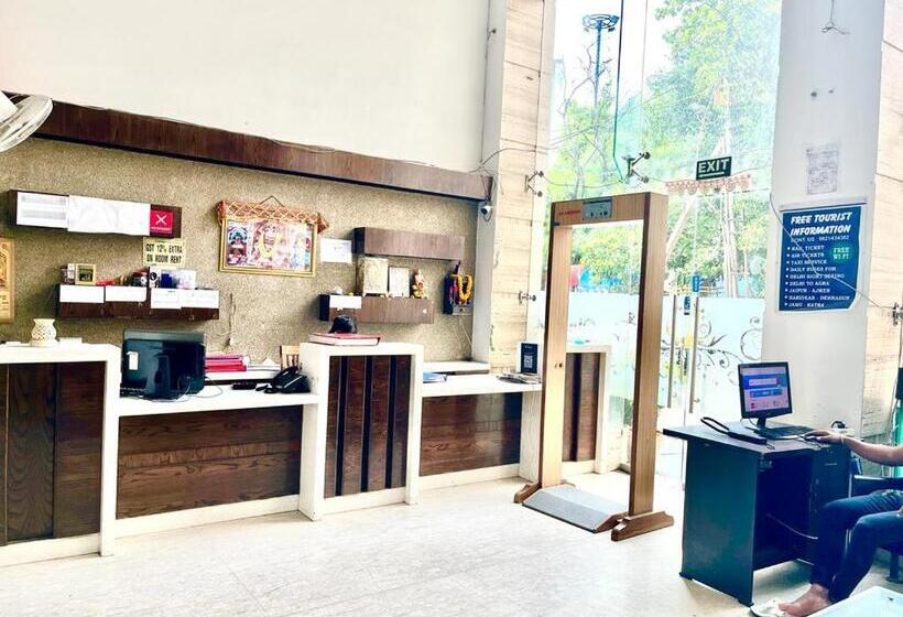 اتاق لوکس با تخت بزرگ, Ambience