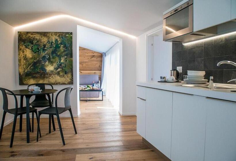 Пентхаус Люкс, Re Dionisio Luxury Suites