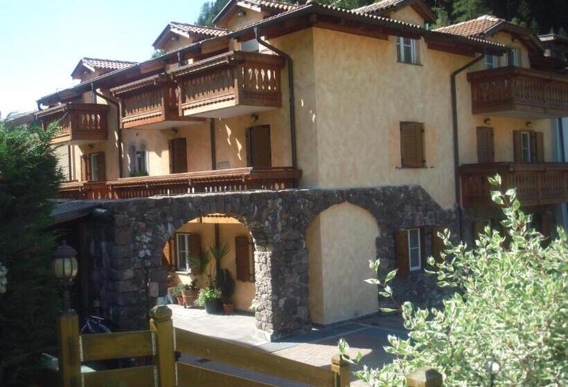 Apartamento 1 Dormitório com Sacada, Residence Rosa