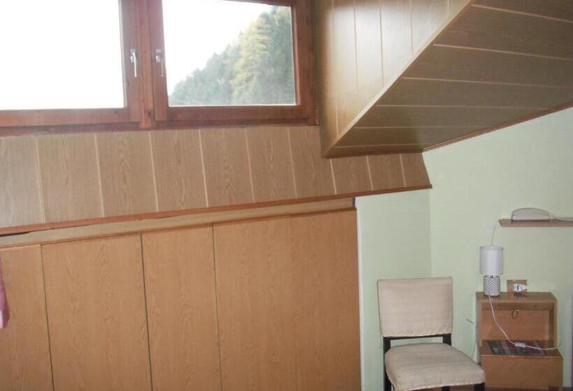 Quarto Ático, Residence Rosa