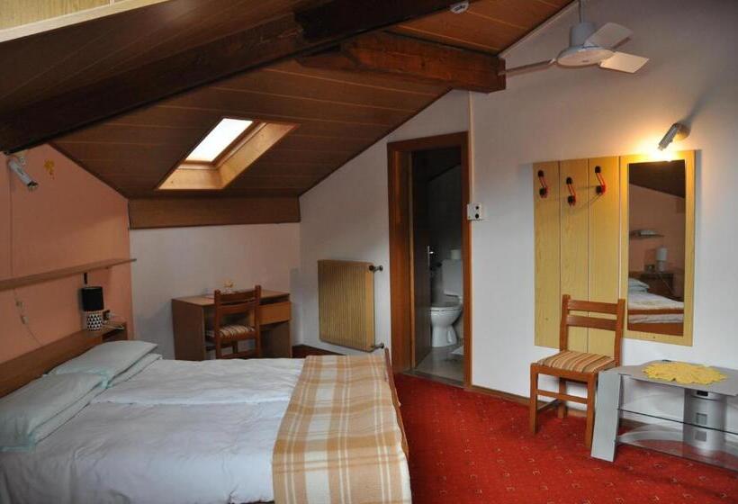 Quarto Ático, Residence Rosa