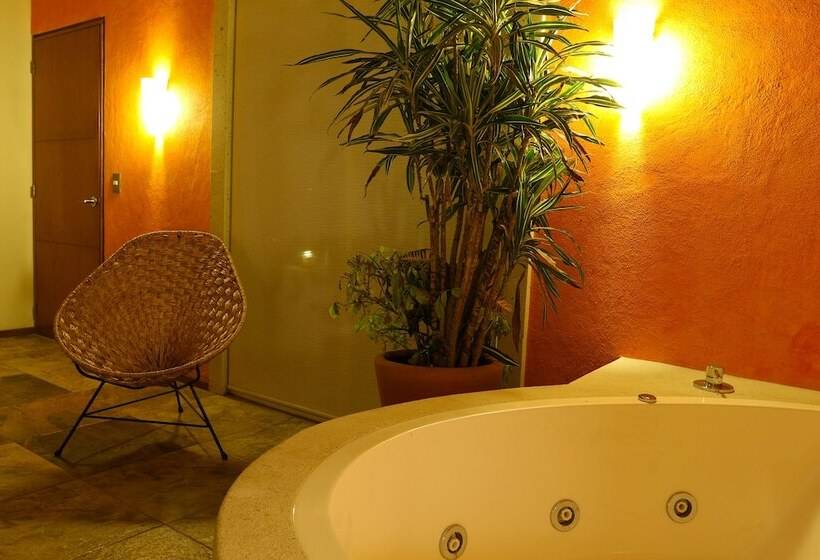 Medencére Néző Standard Szoba, Nequi Hotel Boutique
