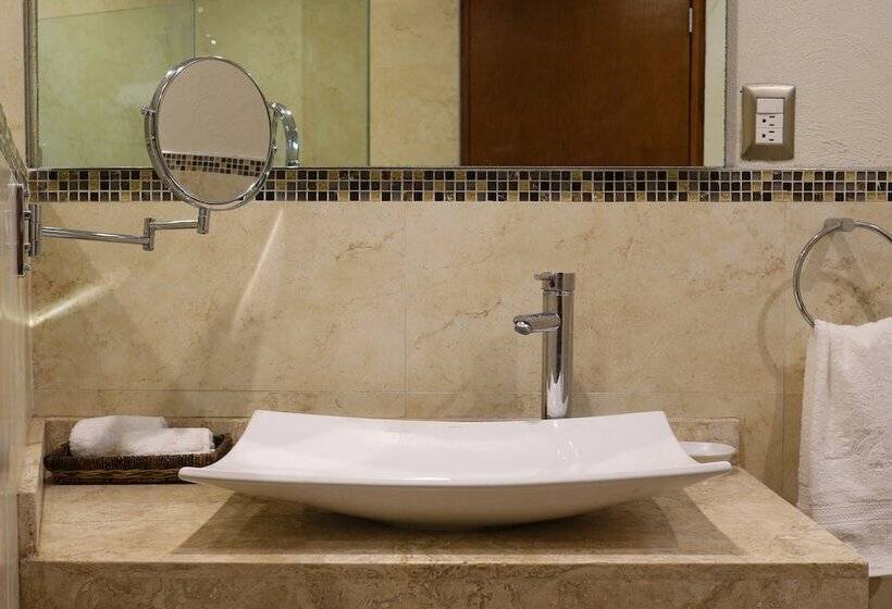 Medencére Néző Standard Szoba, Nequi Hotel Boutique