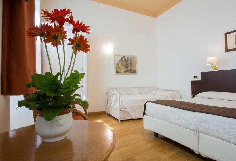 اتاق استاندارد سه نفره, Piazza Paradiso Accommodation