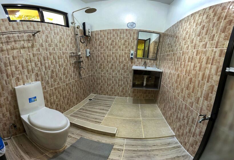 Семейный Номер, White Summerville Tourist Inn