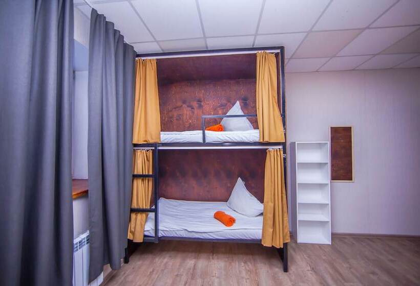 ルームシェアのワンベッド, Proloft Hotel & Hostel