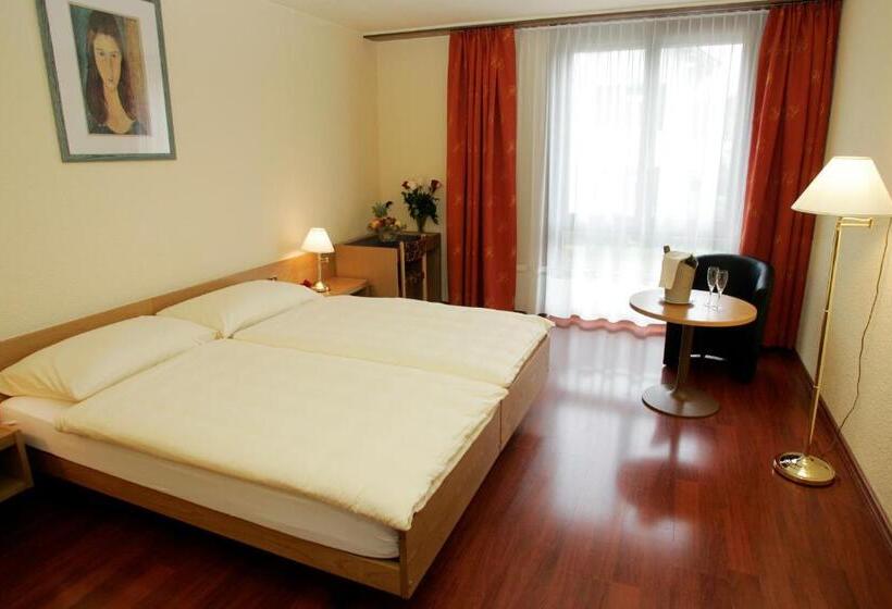Quarto Estandar Individual, Hôtel Le National