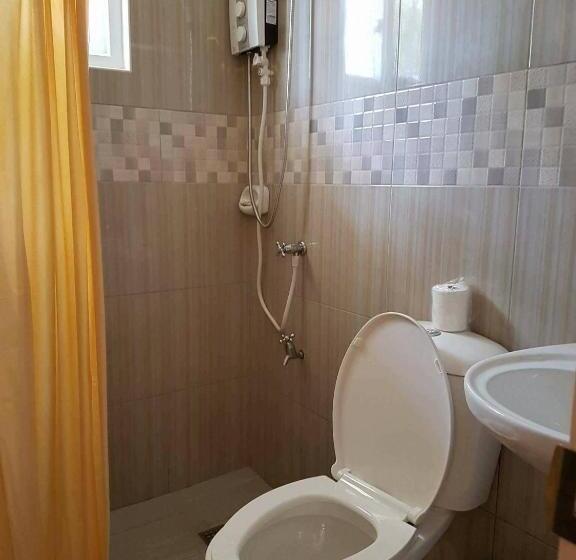 اتاق لوکس چهار تخته, Jelly's Haven Resort