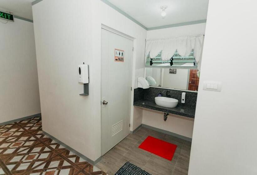 带共用浴室的标准房间, Kingswick Residences & Lodge
