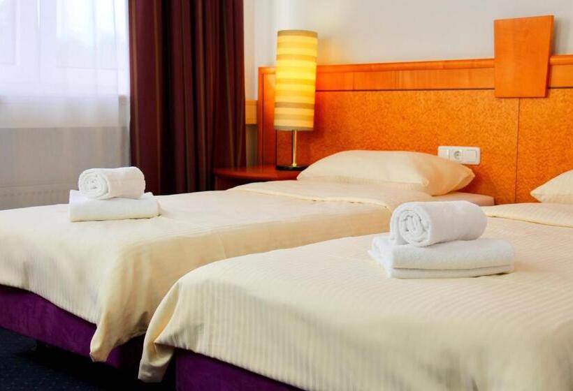Семейный Номер, Parkhotel Viktoria
