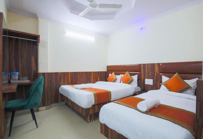 اتاق ساده سه‌ نفره, Sweet Home Dx I Nearby New Delhi Railway Station