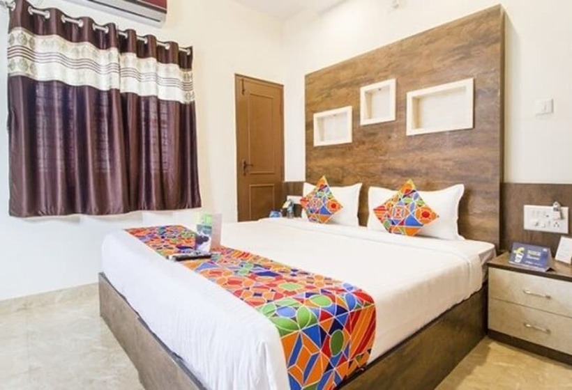 Quarto Deluxe, Fabhotel Crown Suites   Nr Sony Signals