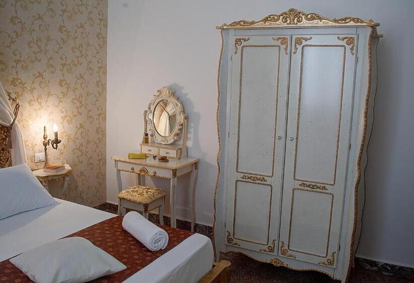 سوییت لوکس, Palermo Gallery