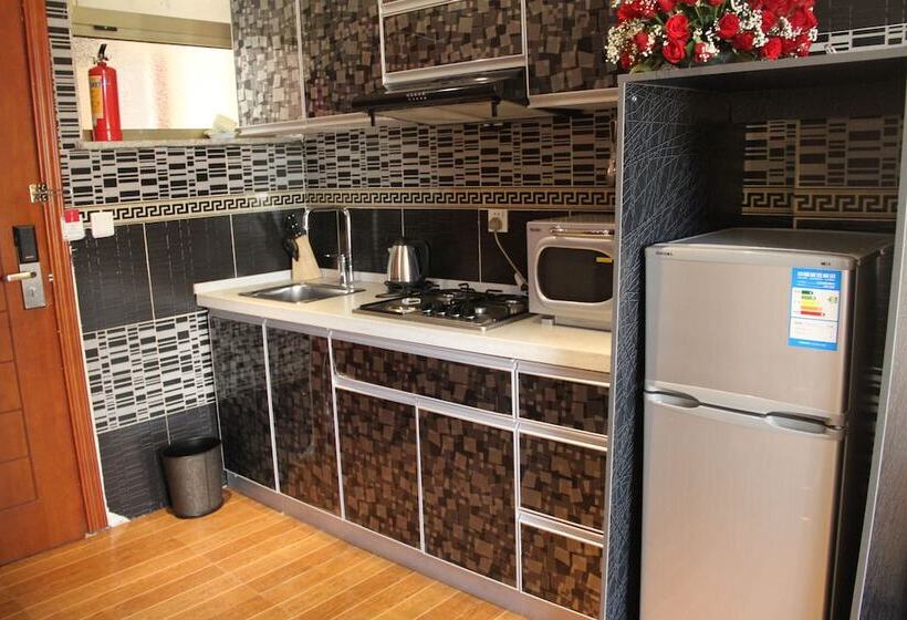 استودیوی لوکس, Emmad Furnished