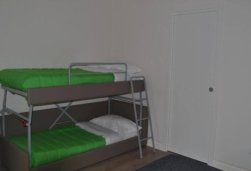 اتاق استاندارد چهار تخته, Domus Roma
