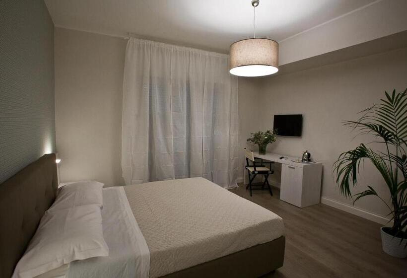 اتاق استاندارد چهار تخته, Domus Roma