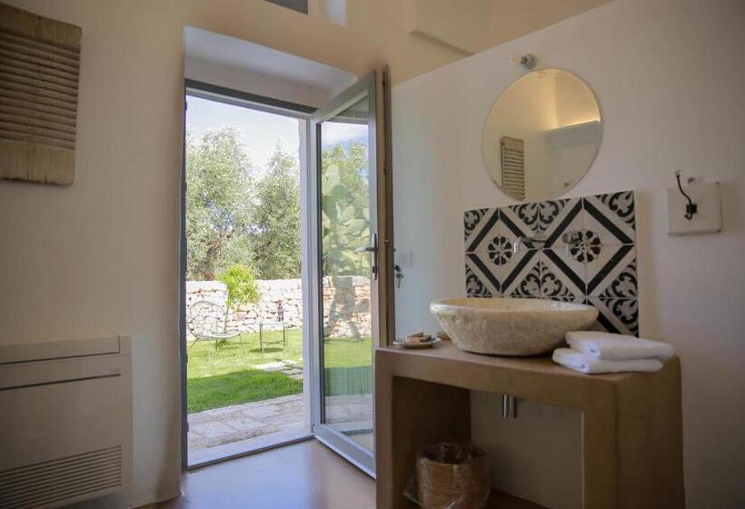 سوئیت جونیور با چشم‌انداز باغ, Masseria Parco Della Grava