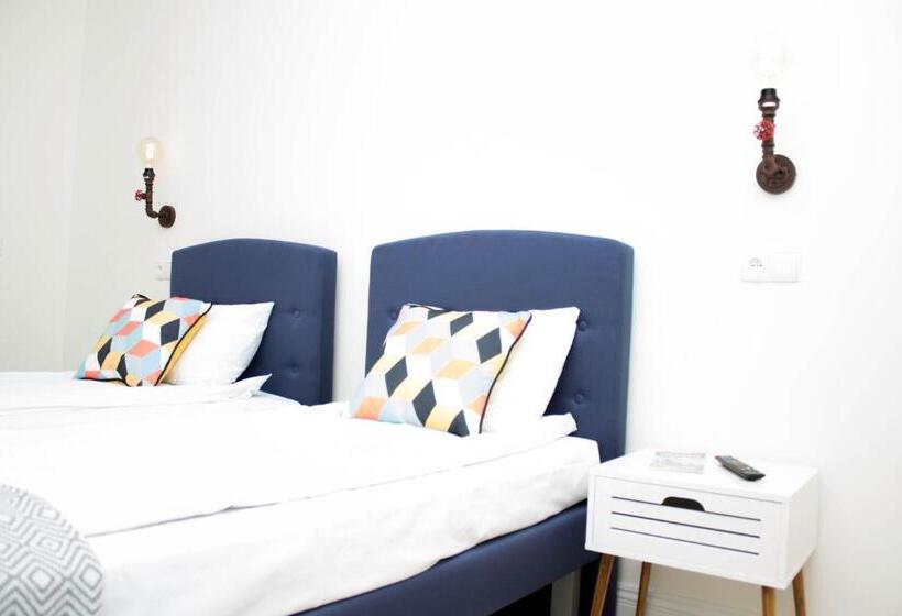 高级大房间, Chillout Hostel