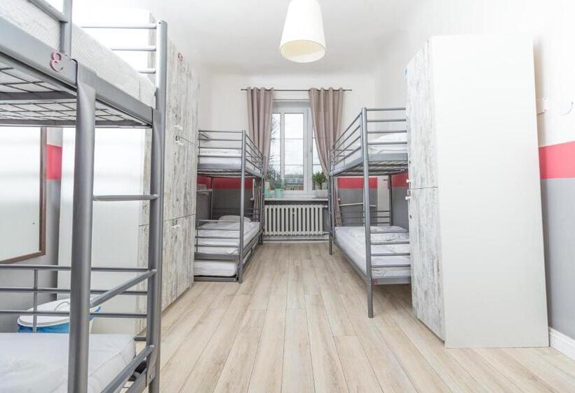 家庭间, Chillout Hostel
