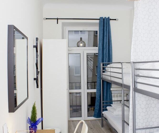 共用房间的床, Chillout Hostel