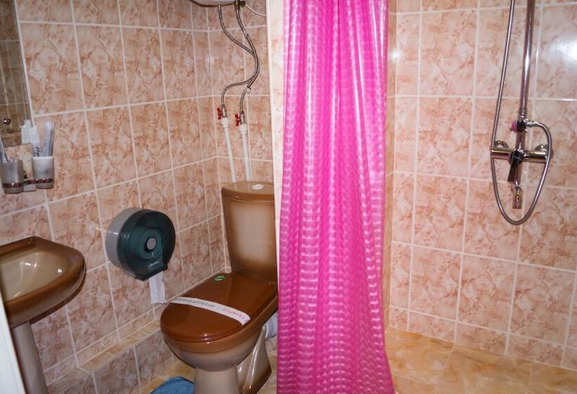 اتاق لوکس, Karmen