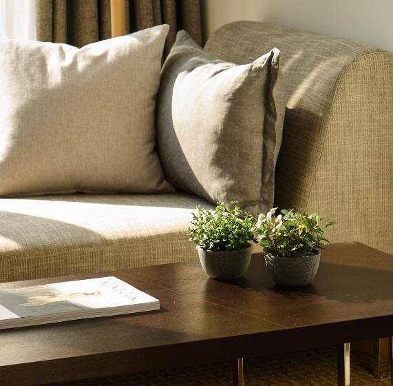 Quarto Familiar, Naksan Beach