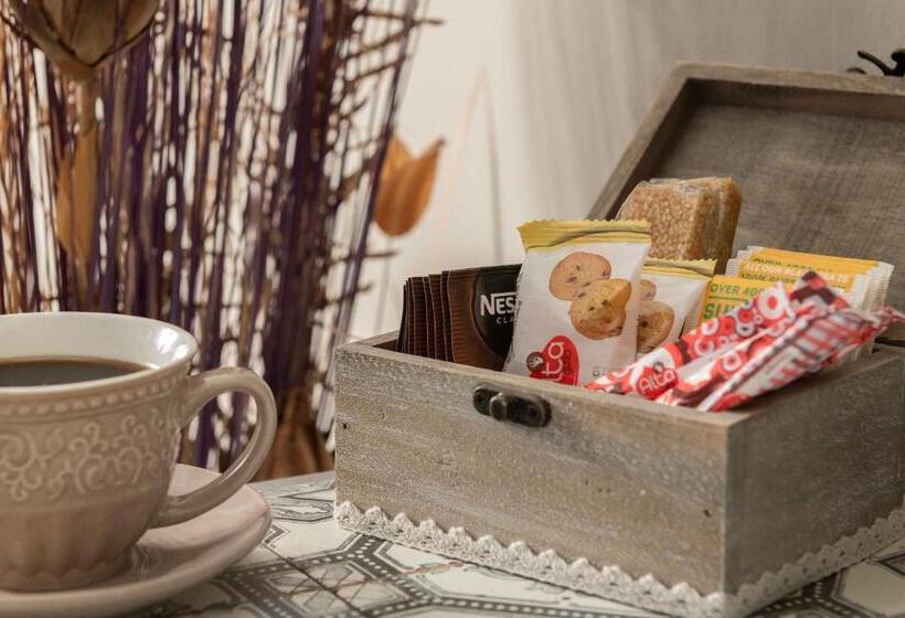اتاق سوپریور, Maravelia S Rooms
