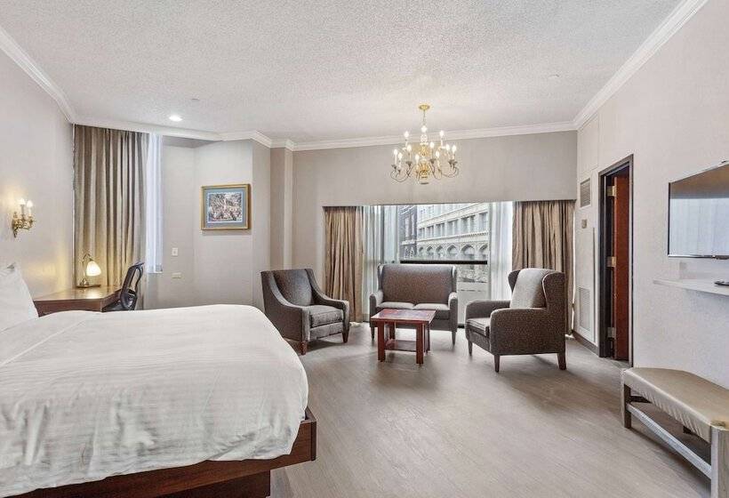 Люкс, Wyndham Garden Baronne Plaza