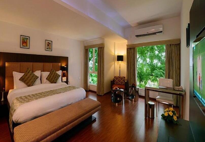 اتاق لوکس, Top3 Lords Resort Bhavnagar