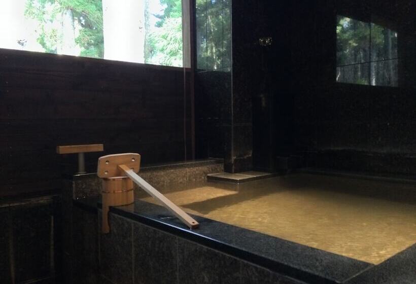 스위트 킹사이즈 침대, Hakone Suishoen