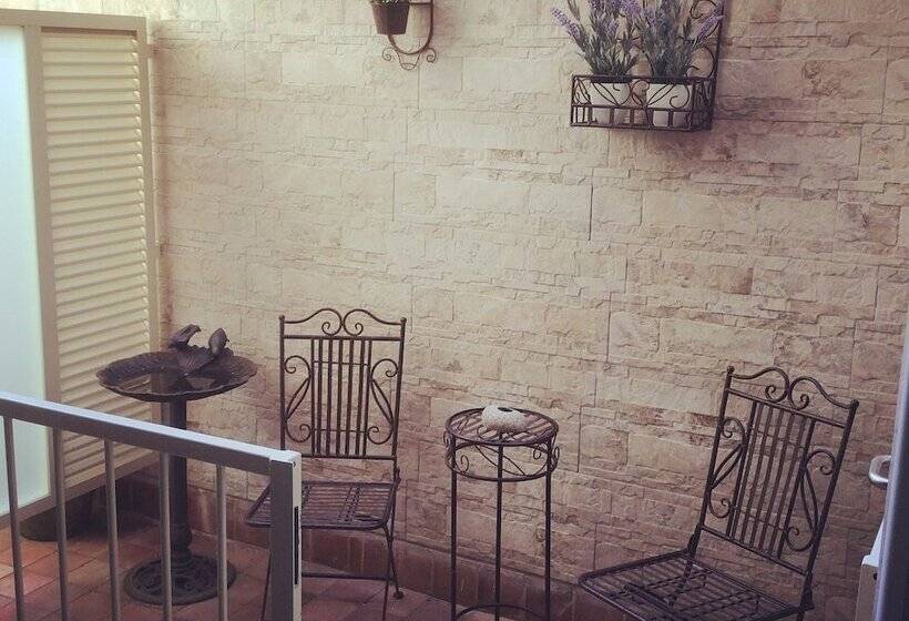 اتاق استاندارد, Ferrara Rooms