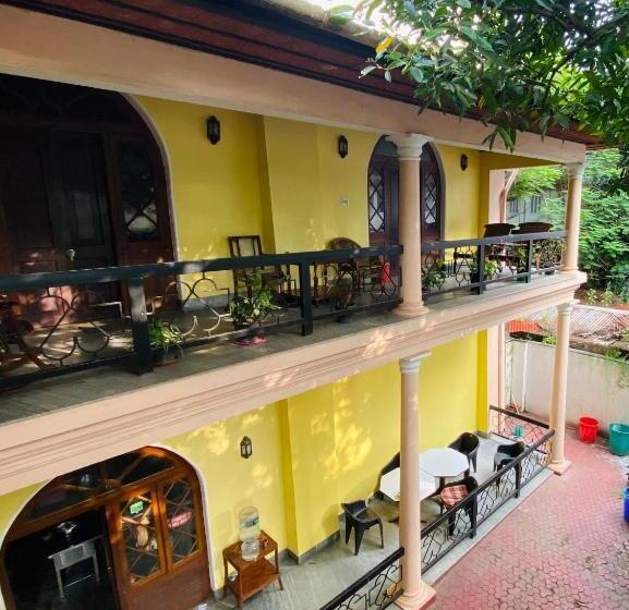 Люкс с Балконом, Ballard Bungallow