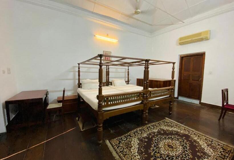 Люкс с Балконом, Ballard Bungallow