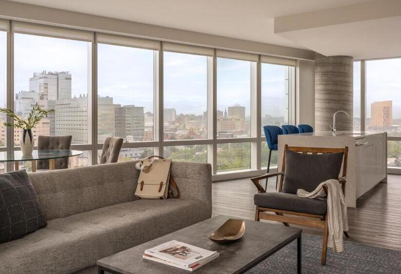 דירת שלושה חדרים, Sonder At Pierce Boston