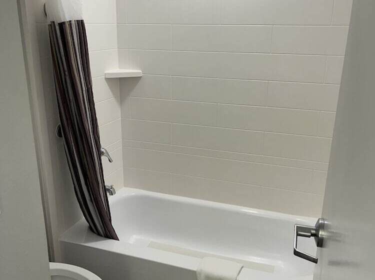 Номер Deluxe, La Quinta By Wyndham Nashville Airport