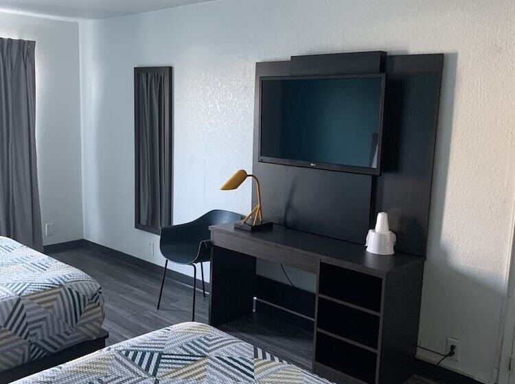 Номер Стандарт 2 Двуспальные Кровати, Motel 6 Lincoln, Ne   Airport
