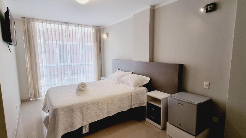Quarto Deluxe com Sacada, Hostal Montalvo
