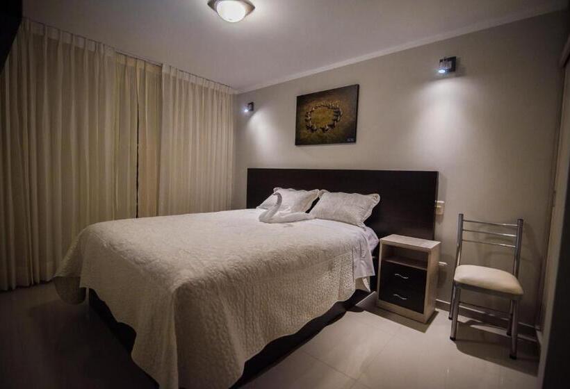Номер Deluxe с Балконом, Hostal Montalvo